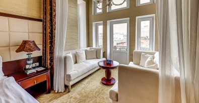 Deluxe room with a bay window