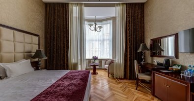 Deluxe room with a bay window