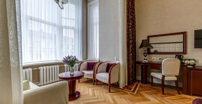 Deluxe room with a bay window