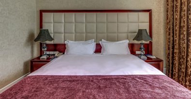 Deluxe room with a bay window
